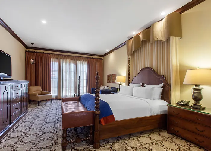 Omni Scottsdale & At Montelucia Hotel